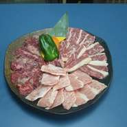 「安心して食べていただけるものを」という思いから、焼肉に使用する和牛は、地元・九州産のものにこだわっています。鮮度の良いものをリーズナブルに食べられるのも魅力です。
