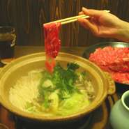 牛肉・豚肉どちらも楽しめる『しゃぶしゃぶ』の食べ放題が、90分2000円～楽しめます。35名が入れる大広間もあるので、女子会や宴会などで盛り上がりたいときにもオススメです。