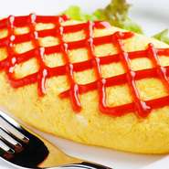 開店当初からの人気メニュー。ベーコンとミックスベジタブルが入ったシンプルながらも奥深い味わい！