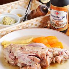 ハーブとスパイスで二週間熟成！　『自家製アイスバイン』