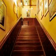 2Fでは100席のご用意がありますので、団体さまでも安心して各種お集まりにご利用ください。