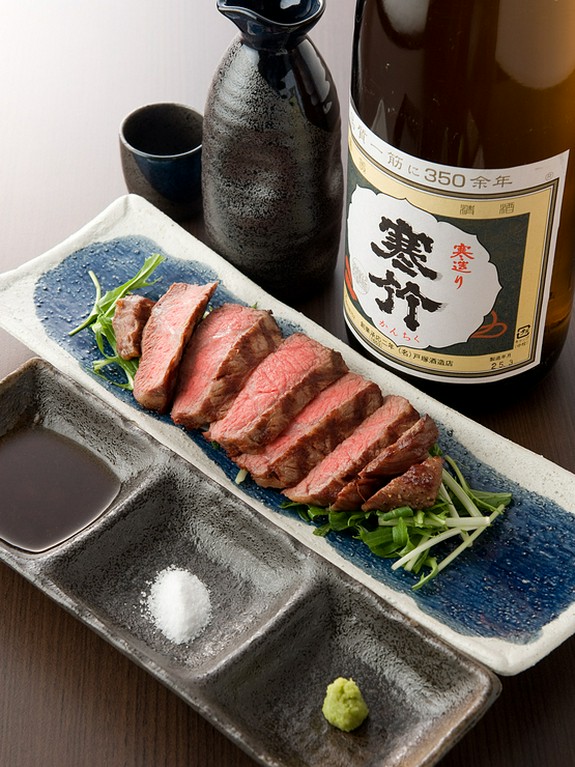 国産牛の美味しさ堪能 『牛ステーキ（タレ・塩・山葵醤油）』