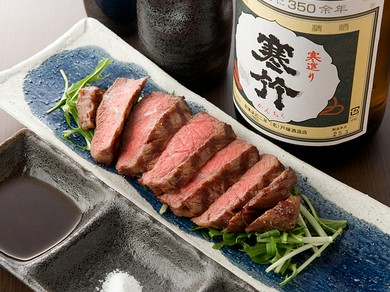 国産牛の美味しさ堪能 『牛ステーキ（タレ・塩・山葵醤油）』