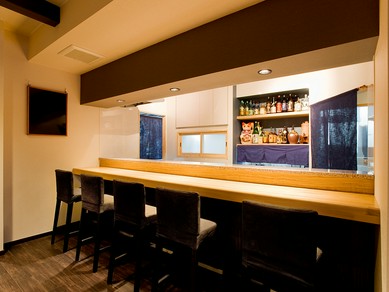 凛としたたたずまいのカウンター