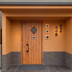 落ち着いた雰囲気で、手間をかけた料理を楽しめるお店