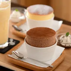 ふんわりフワフワの食感がたまらない　『飯山スフレ』