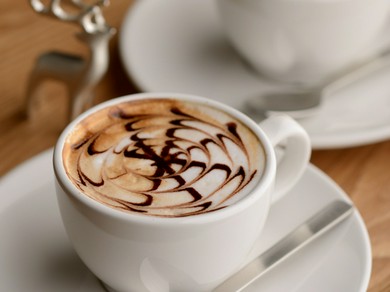 挽きたての　『コーヒー各種』　写真は抹茶ミルクとカフェモカ