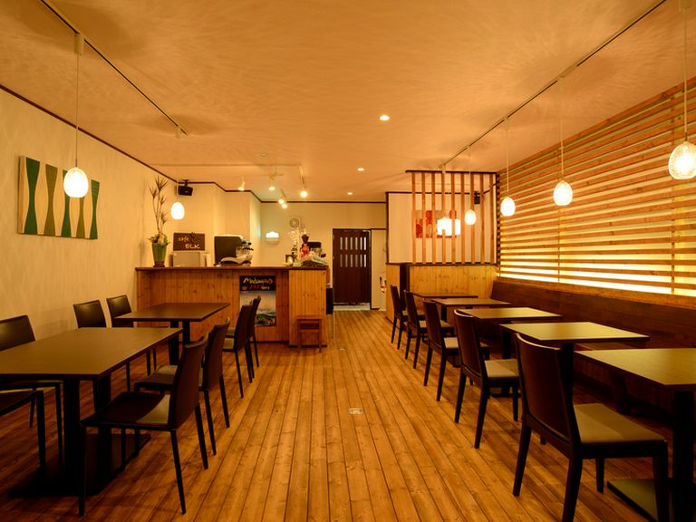 最大29名対応の解放感あふれる店内は、北欧のような雰囲気