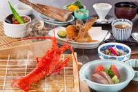 伊勢海老の姿蒸しが楽しめるコース