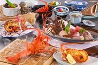 伊勢海老の姿蒸し、造り、唐揚げ、鬼瓦焼き、赤だしが堪能できるコース