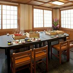 テーブル席（個室）16席