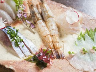 수제 요리와 술 마고코로야