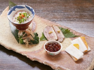 その日ごとの新鮮な旬の味を楽しめる『おつまみ五点盛り』