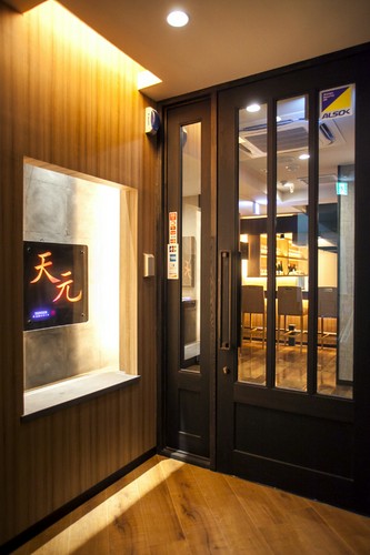 ディナータイム17時～23時にて営業