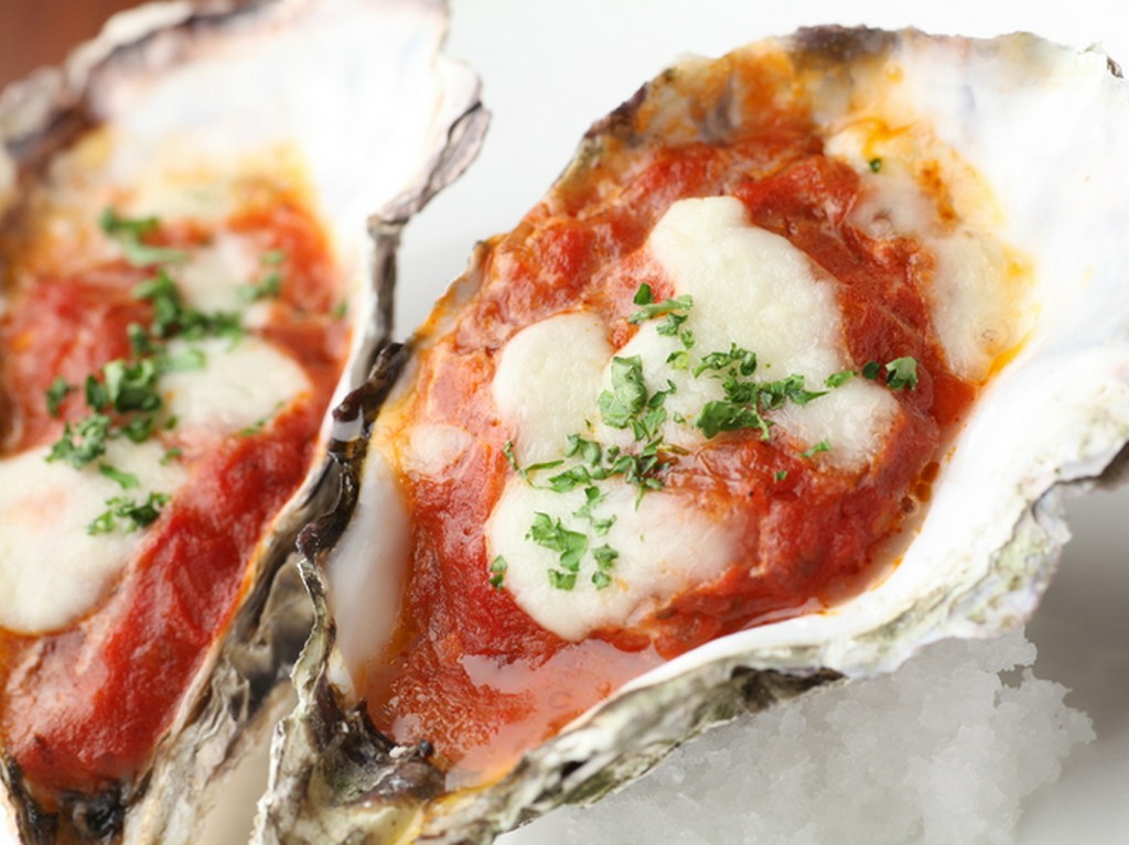 牡蠣のトマトチーズ焼き