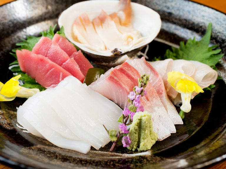 鮮度と旨みが違います! 『本日のお刺身五点盛り(3人前)』