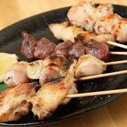 すべて国産肉を使用した焼き鳥です。ふっくらジューシーに焼き上げます。