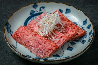 筑穂牛上カルビ