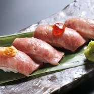 口に入れた瞬間とろける、黒毛和牛大とろを炙った贅沢なお寿司！
■1780円■