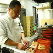 『もつ鍋』は今や全国的に人気の鍋メニューです。『もつ鍋』にかけては熊本で第一線を走ってきたと自負する店主。仕入れは厳選した食材のみ、しかも安く美味しく提供することにこだわっています。