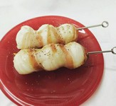 うずら卵にパンチェッタを巻いてオーブン焼きにしました。
1皿は2Pです。追加1P250円
※お一人様は1P～でもOKです。