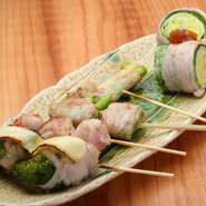 鎌倉や葉山、三浦産を中心とした新鮮野菜のジューシーな旨みが、ジュワッと口の中に広がります。