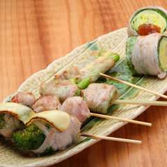地元産野菜を豚バラで巻いた『野菜串盛り合わせ』