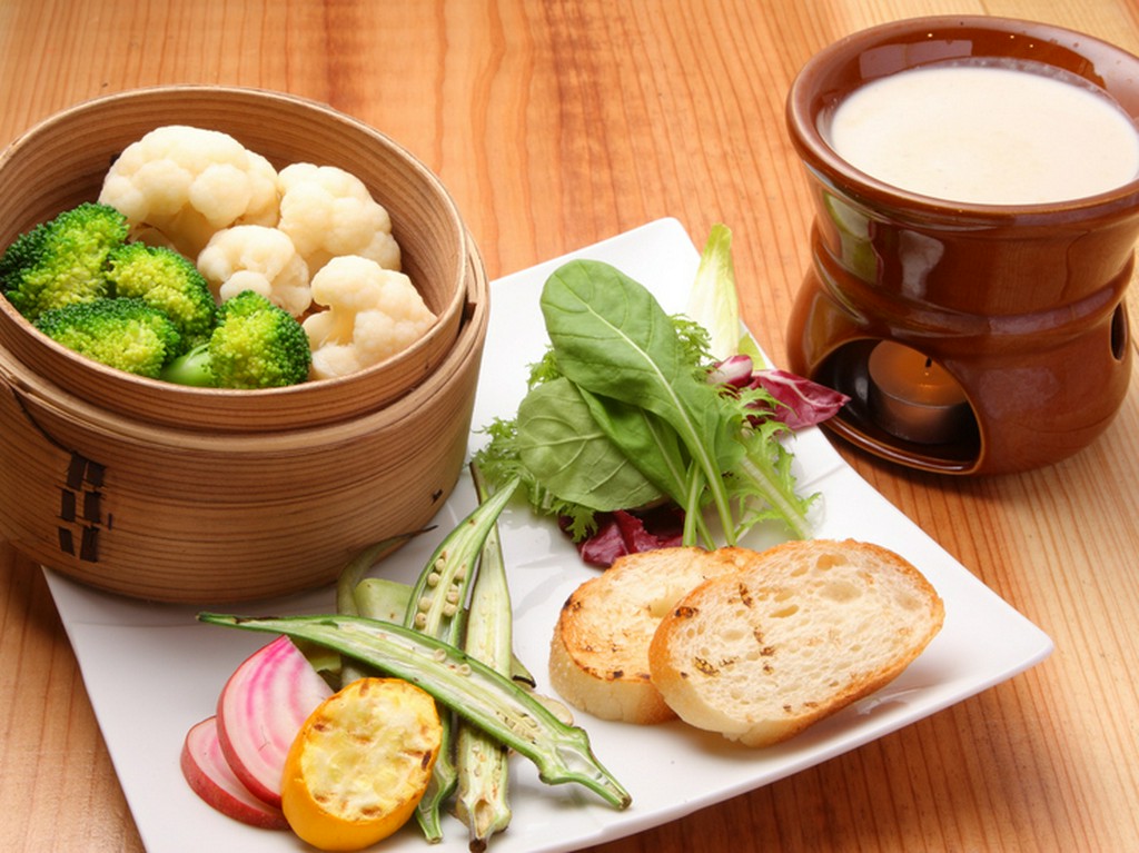 バーニャカウダをフォンデュ風に『地野菜の盛り合わせ』　（大）