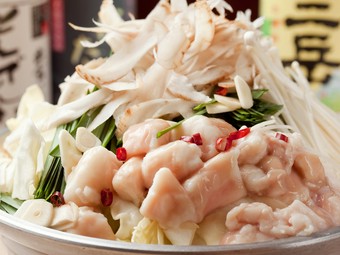 スープと丸腸の肉汁がたっぷりの『和牛　丸腸入もつ鍋』