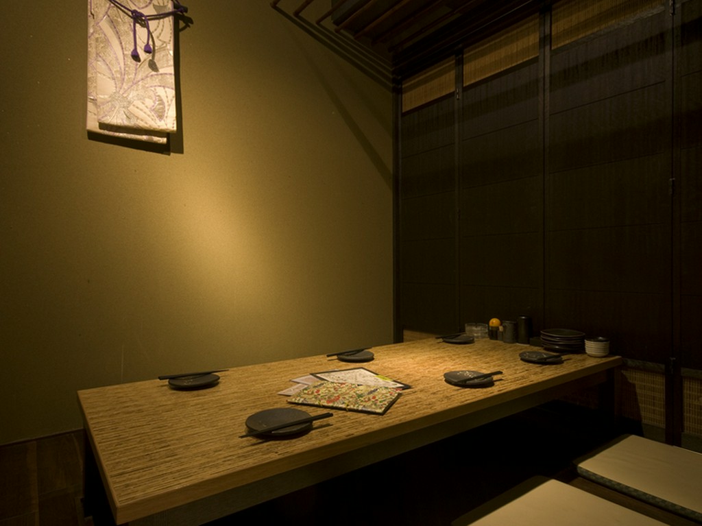 掘りごたつの和モダンな空間で、くつろぎのひとときを