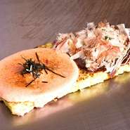 2種類の味が楽しめる
大人気、豚玉と明太子もちチーズ