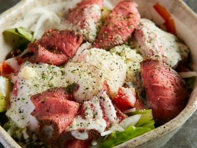 燃える牛ハラミのステーキ