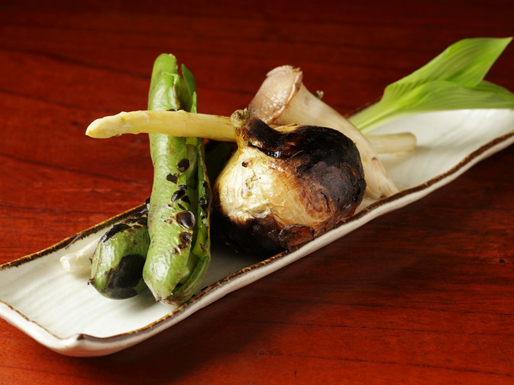 野菜本来の旨みを存分に味わえる『野菜の炭火焼』