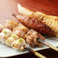 串の打ち方、塩、火力にまでとことんこだわった『焼鳥』