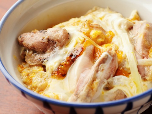 トロリととろけた玉子の風味がたまらない！　『特選　親子丼』