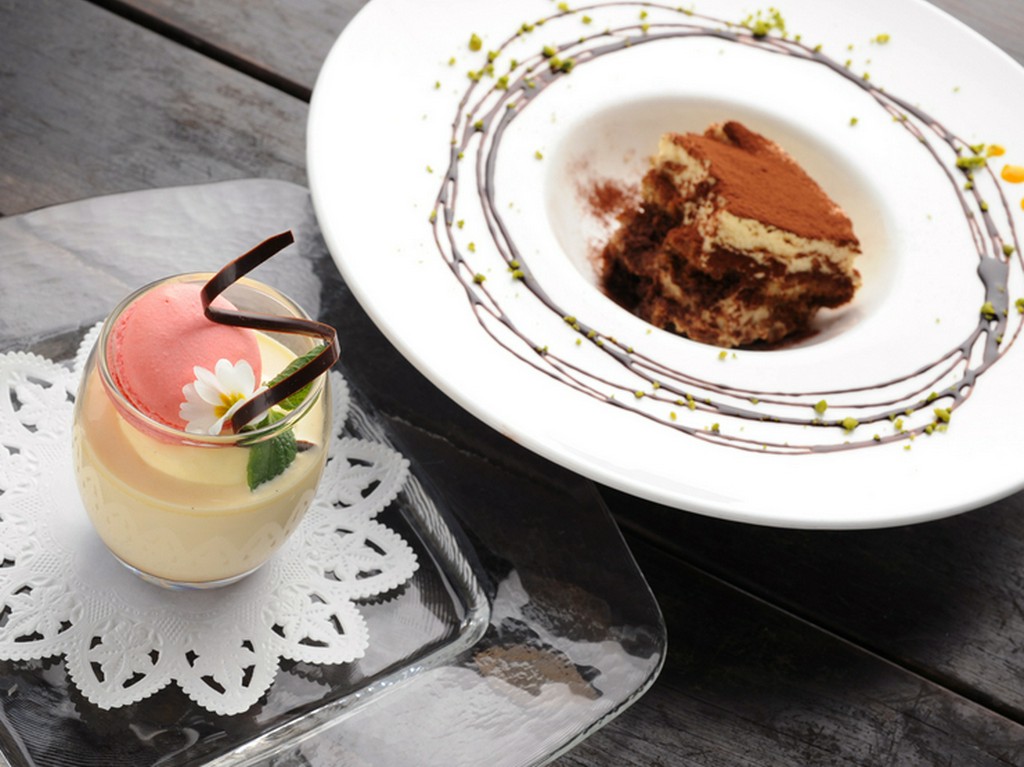 スイーツとカフェでホッとくつろぐティータイムはいかが