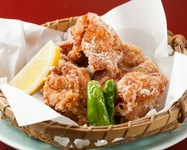 厳選した鶏肉の持ち味を最大限に生かした味付け、揚げ具合は評判です