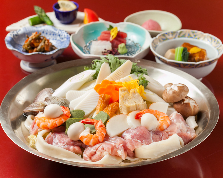 Kursus Bulan Udon Suki Kaiseki yang Terkenal