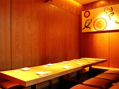 8〜10名様の個室がございますので各種宴会にどうぞ