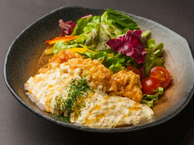 自家製タルタルソースをたっぷりのせた『チキン南蛮』