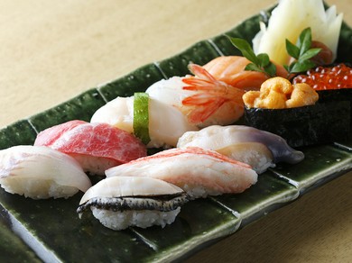 近海、道産の美味しさが自慢! 『北の寿し』 一人前 十貫