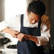 目の前で仕上がる料理に気持ちも盛り上がります