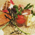 デザートにメッセージを添えて御用意いたします！ 
ご予約時にメッセージのリクエストをお伝え下さい。