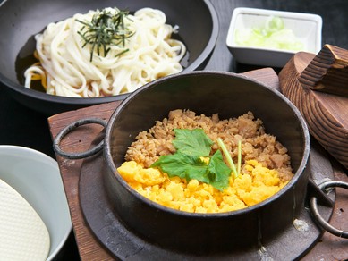 自慢の『釜めし』や『氷見うどん』など老舗の味も堪能できます