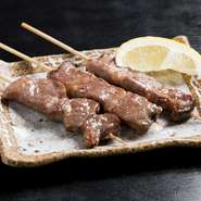 スペイン産でも最上ランクの"ベジョータ "のカルビです。
適度な脂身と旨味がジューシーに広がります。