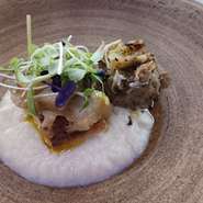 旬の魚を使用したものも。魚自体に旨みがあるので、シンプルな味付けで素材の良さが際立ちます。