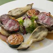 起伏に富んだ山で放牧された、非常に状態の良い和牛の旨みを、シンプルな味付けで存分に堪能できます。