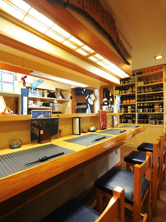 思い立った時にも気軽に立ち寄れるカウンター席