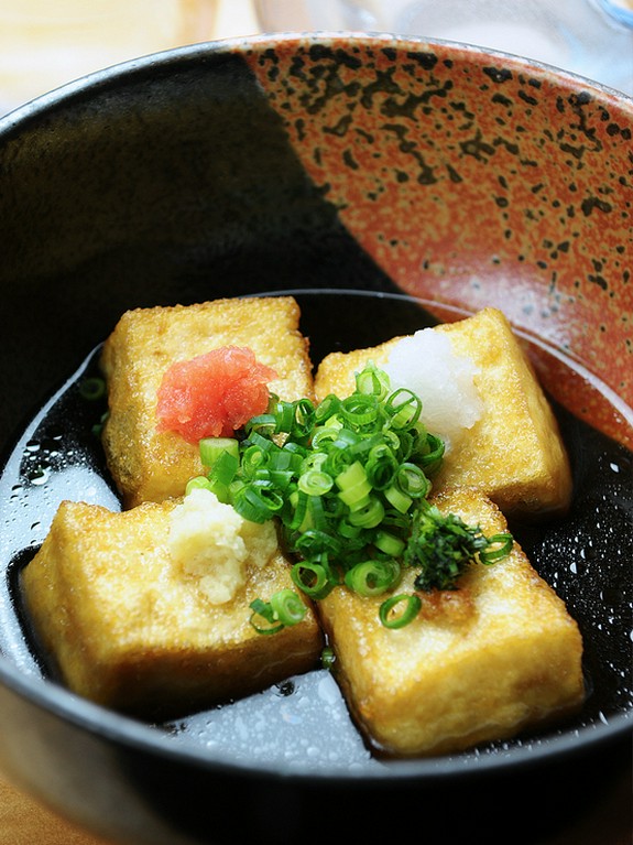 地元の美味しい豆腐を使った『揚げだし豆腐』