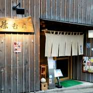 美味しい魚介や釜めしだけでなく、日本酒の新しい楽しみ方も含め、いかに美味しく飲んで頂けるかを考えて提供しています。あまり日本酒を飲んでいなかった方も、日本酒党の方も、ぜひお気軽にお越しください。